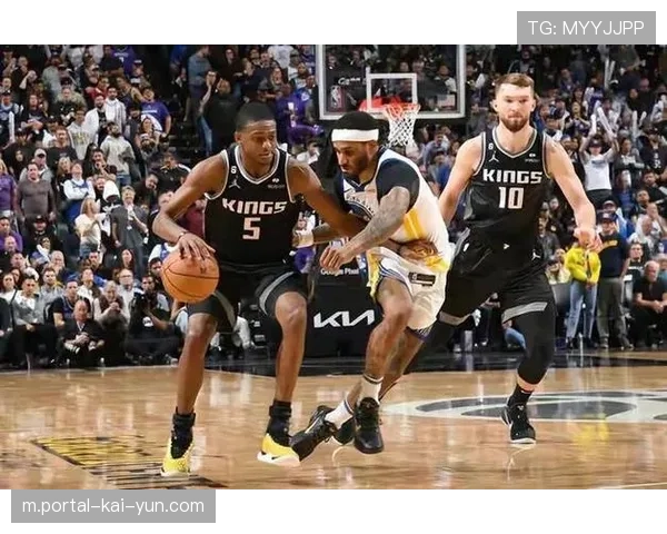 国王福克斯与小萨博尼斯手递手战术衍生出更多无球掩护变化 国王福克斯与小萨博尼斯手递手战术衍生出更多无球掩护变化